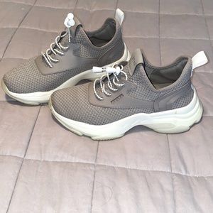 Steve Madden Sneakers